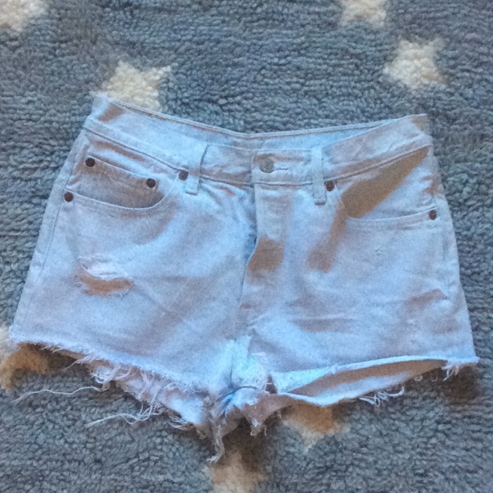 Levi’s Light Wash Jean Shorts